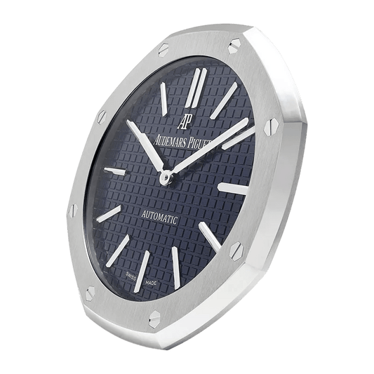 ساعة الحائط الفاخرة Audemars Piguet Royal Oak - الأناقة السويسرية الخالدة