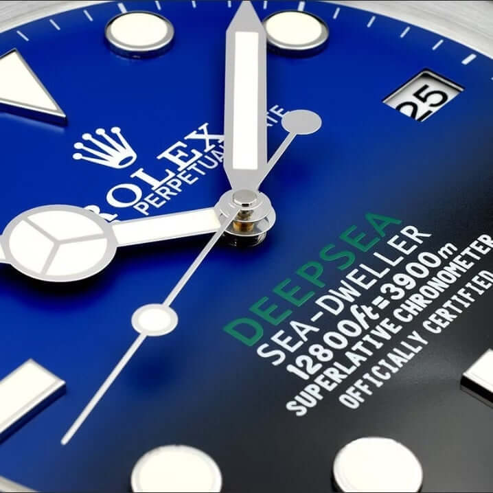 Horloge Murale de Luxe Rolex Deepsea pour Intérieurs Élégants - Passeport Cases