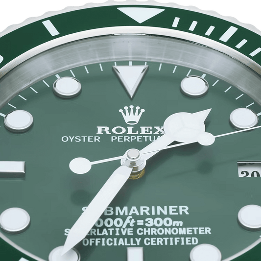 Horloge de Table Rolex Submariner Verte 🌊 – L’icône de la plongée, version décorative - Passeport Cases