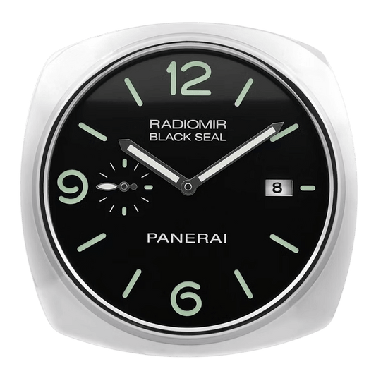 ساعة الحائط الفاخرة Panerai: أسلوب أنيق ودقة رائعة