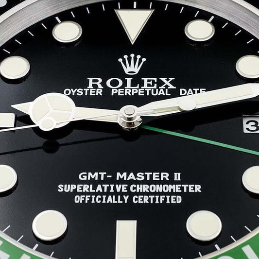 Horloge Murale Rolex GMT Master II - Élégance Noir et Vert pour un Intérieur Raffiné - Passeport Cases