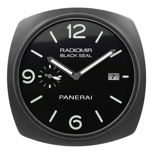 ساعة الحائط الفاخرة Panerai - تصميم أنيق ودقة لا مثيل لها
