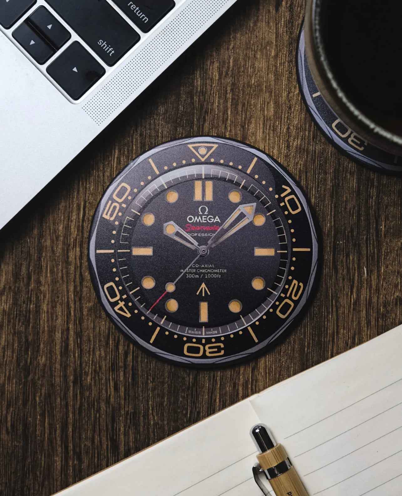 Sous-verres élégants Seamaster 007 pour passionnés de montres - Passeport Cases