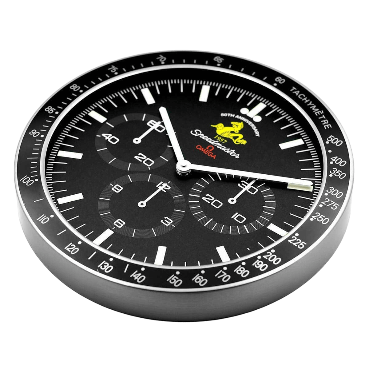 ساعة الحائط الفاخرة أوميغا سبيد ماستر الأنيقة وتصميم دقيق