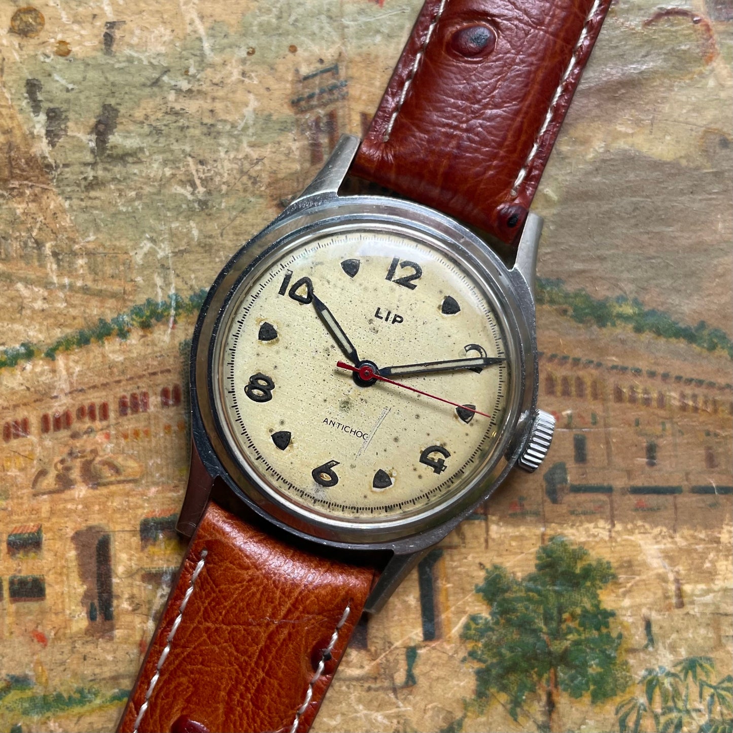 Vintage Steel Lip Watch από τη δεκαετία του 1950 με γκρίζο επιλογέα και δερμάτινο βραχιόλι στρουθοκαμήλου