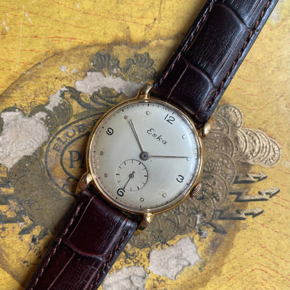 Vintage Eska Watch από τη δεκαετία του 1950 σε χρυσό χάλυβα με σαμπάνια και καφέ δερμάτινο βραχιόλι κροκοδείλου