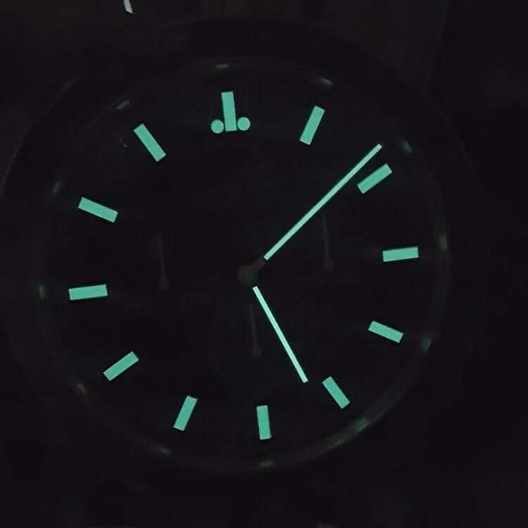 Horloge Murale de Luxe Omega Speedmaster - Élégance et Précision Intemporelle