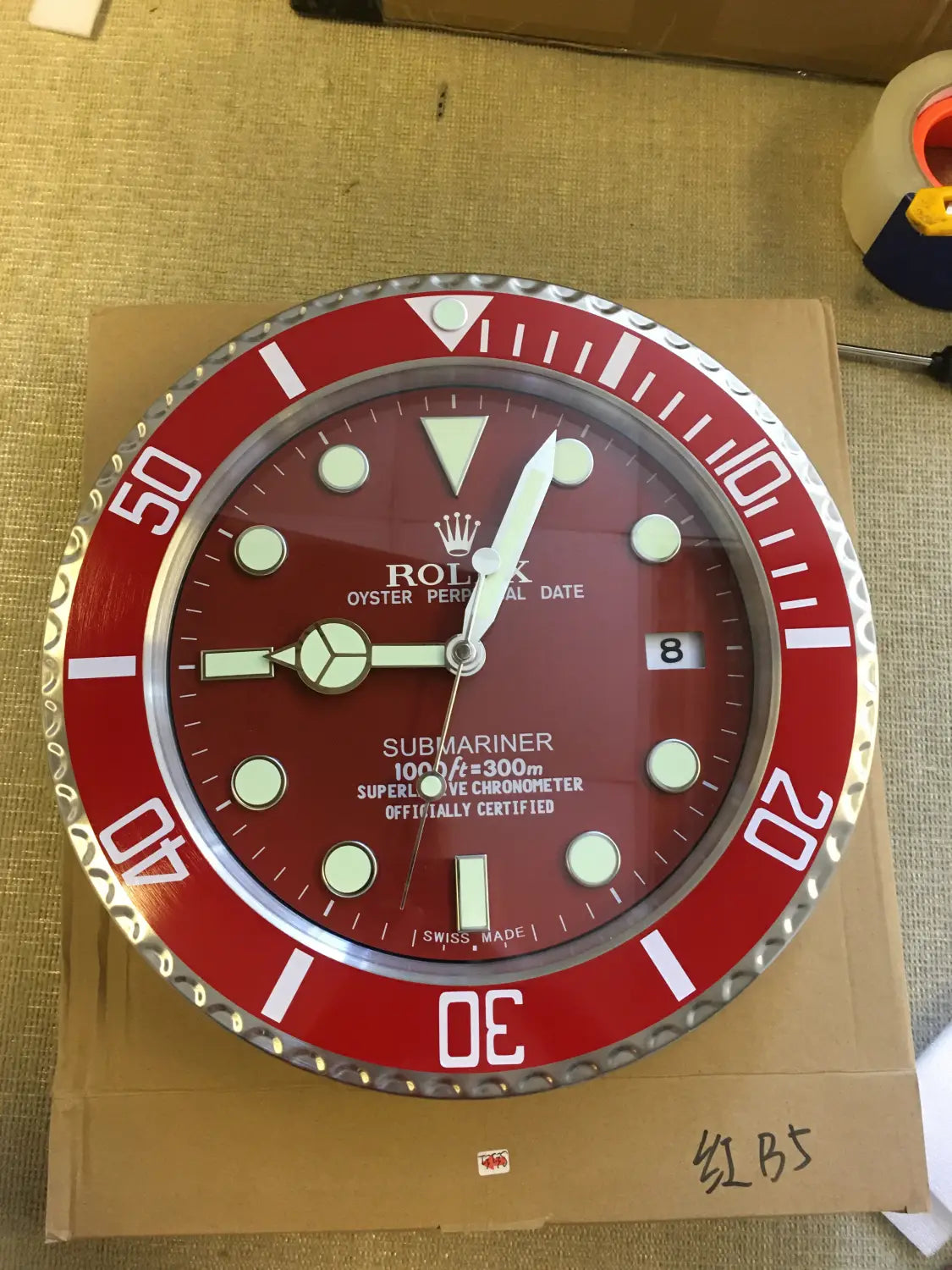 Horloge murale - Submariner rouge