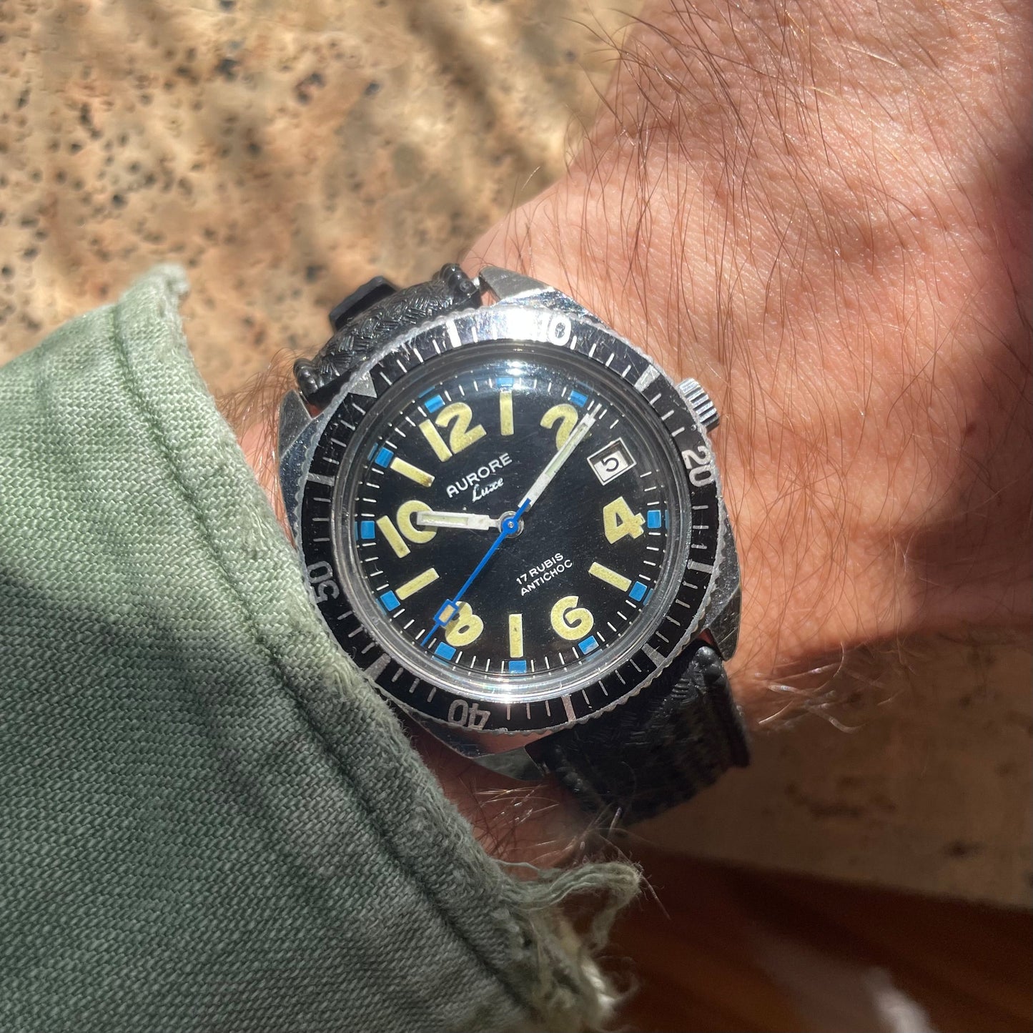 Vintage Aurore Skin -Diver's 70s Watch - Mecánica manual, dial negro, excelente estado