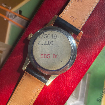 Reloj de parachoques cenits vintage en 1960 chapado en oro con movimiento automático y brazalete de cuero negro