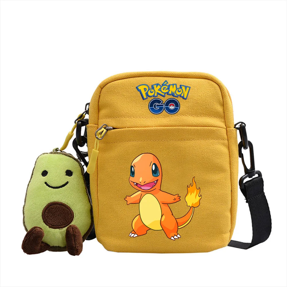 Messenger Tasche mit Pokemon Motiven und Avocado Plüsch Anhänger