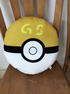 Großes Plüsch Pokéball Kissen ca. 40x40cm kaufen