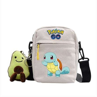 Messenger Tasche mit Pokemon Motiven und Avocado Plüsch Anhänger