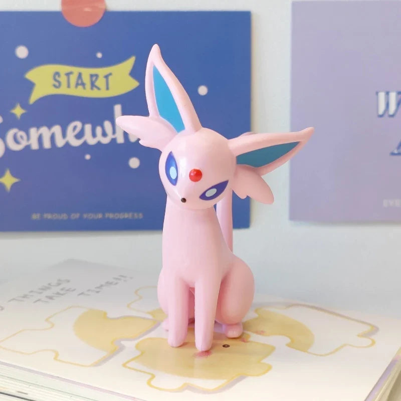 Ensemble de 7 Figurines Pokémon Épiques : Pikachu, Lucario, Jolteon, Espeon, Psyduck