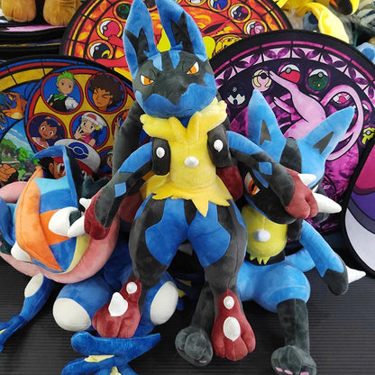 Peluches XXL Pokémon : Lucario, Quajutsu, Zeraora & Plus !