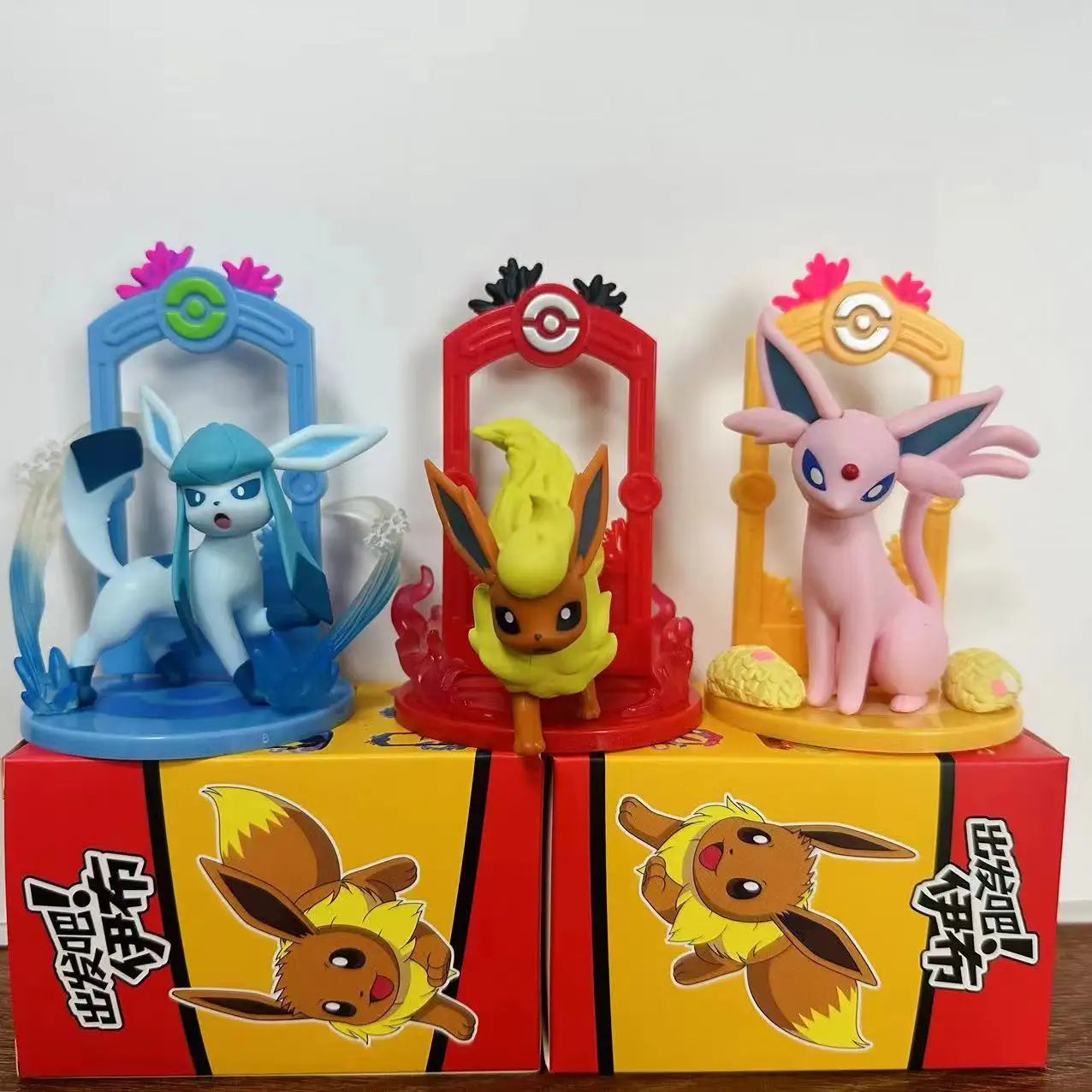 Figurines Eeveelution - Set de 9 Personnages Pokémon