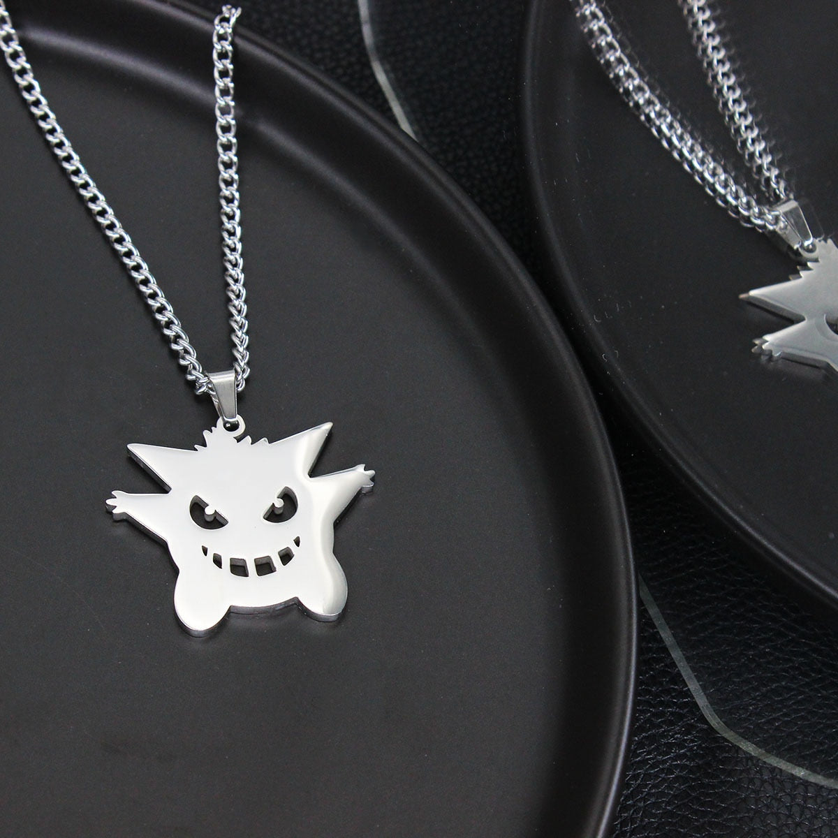 Collier Gengar Fantasma en Acier Inoxydable élégant