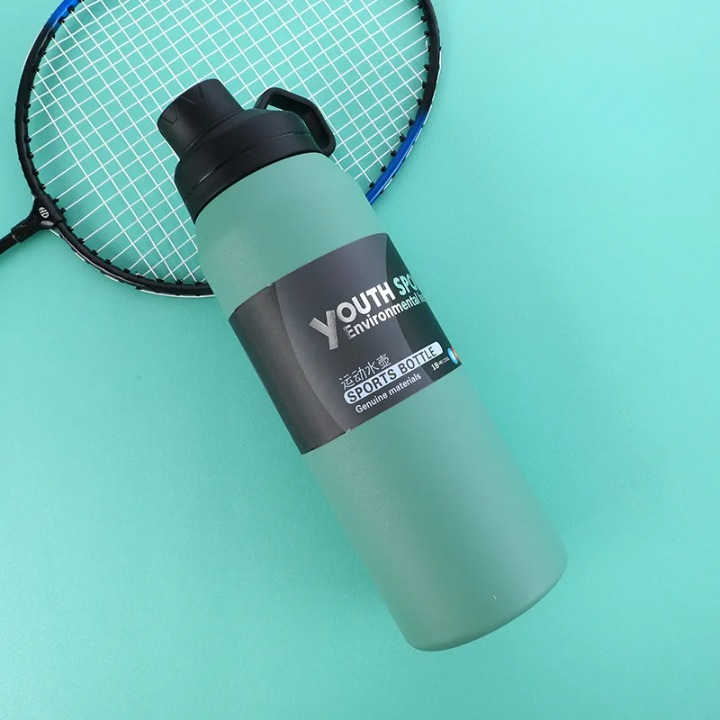 Gourde Sport Plastique Innovante pour les Jeunes Athlètes