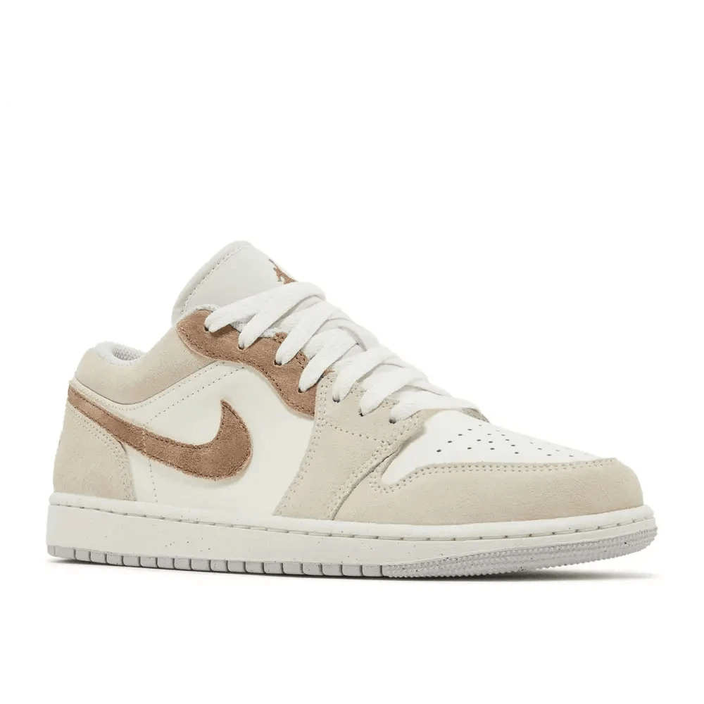 Air Jordan 1 Low SE Legend Light Brown - Passeport Cases