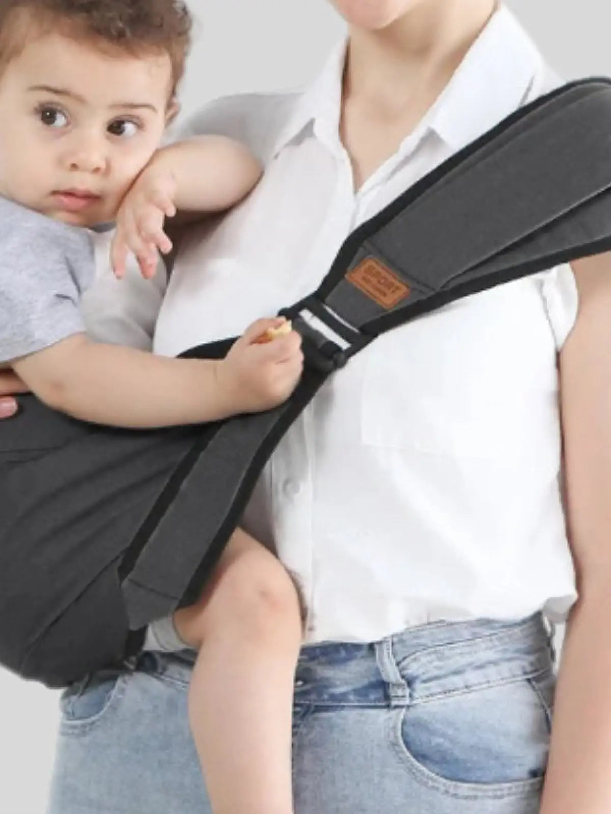 Allaitement porte bebe | EmbraceBaby™ - royaume a bebe