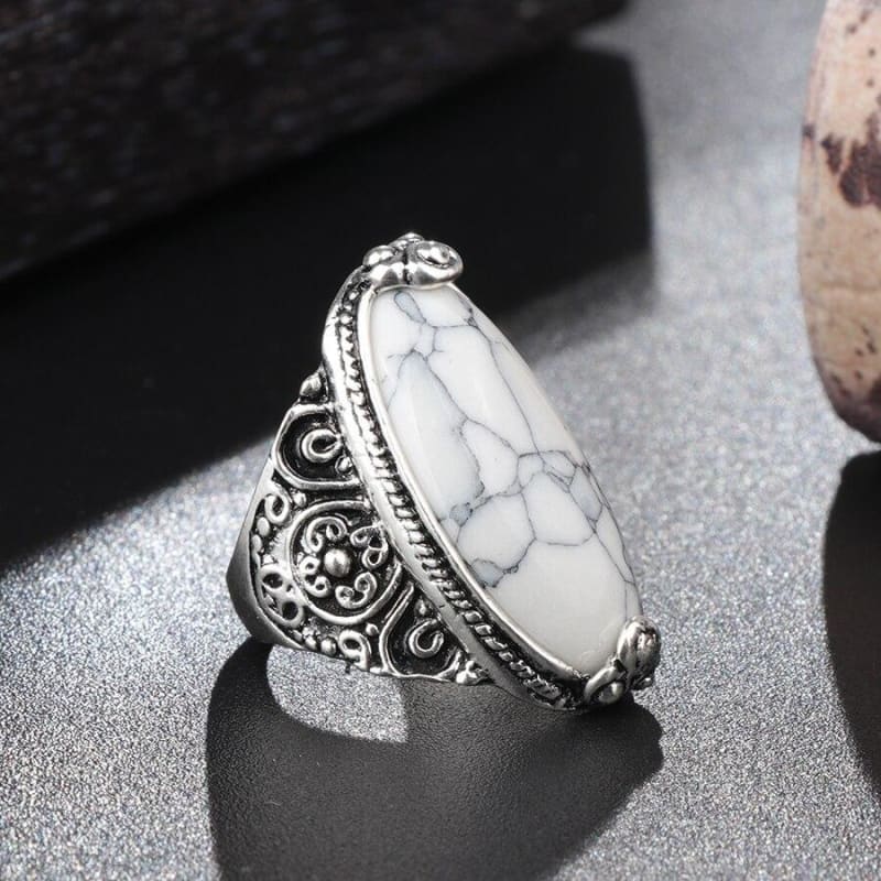 Bague Vintage Blanche en Marbre Élégant