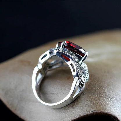 Bague Vintage en Argent avec Grenat Précieux