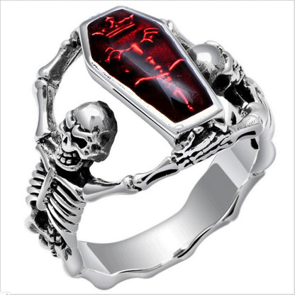 Bague Vintage Retro Tête de Mort Argentée avec Zircon Rouge