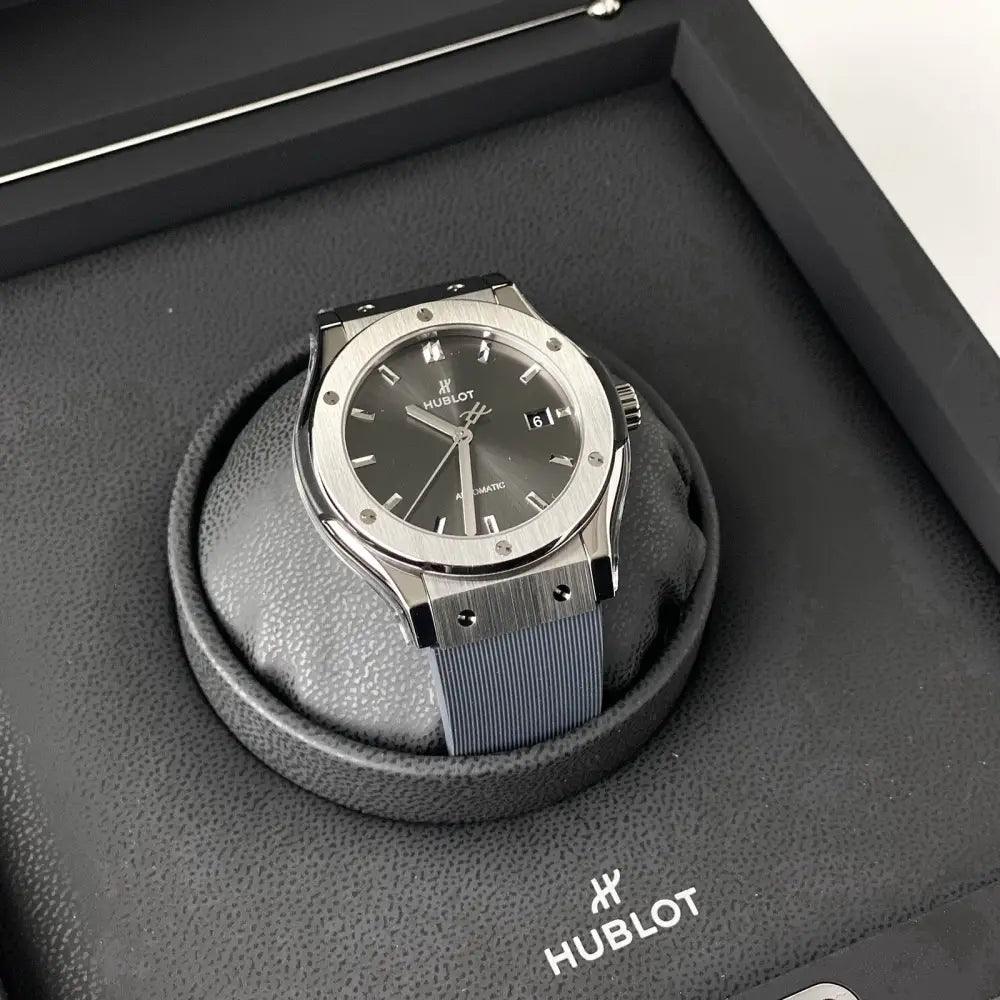 Classic Fusion Racing Grey 42mm - Passeport Cases