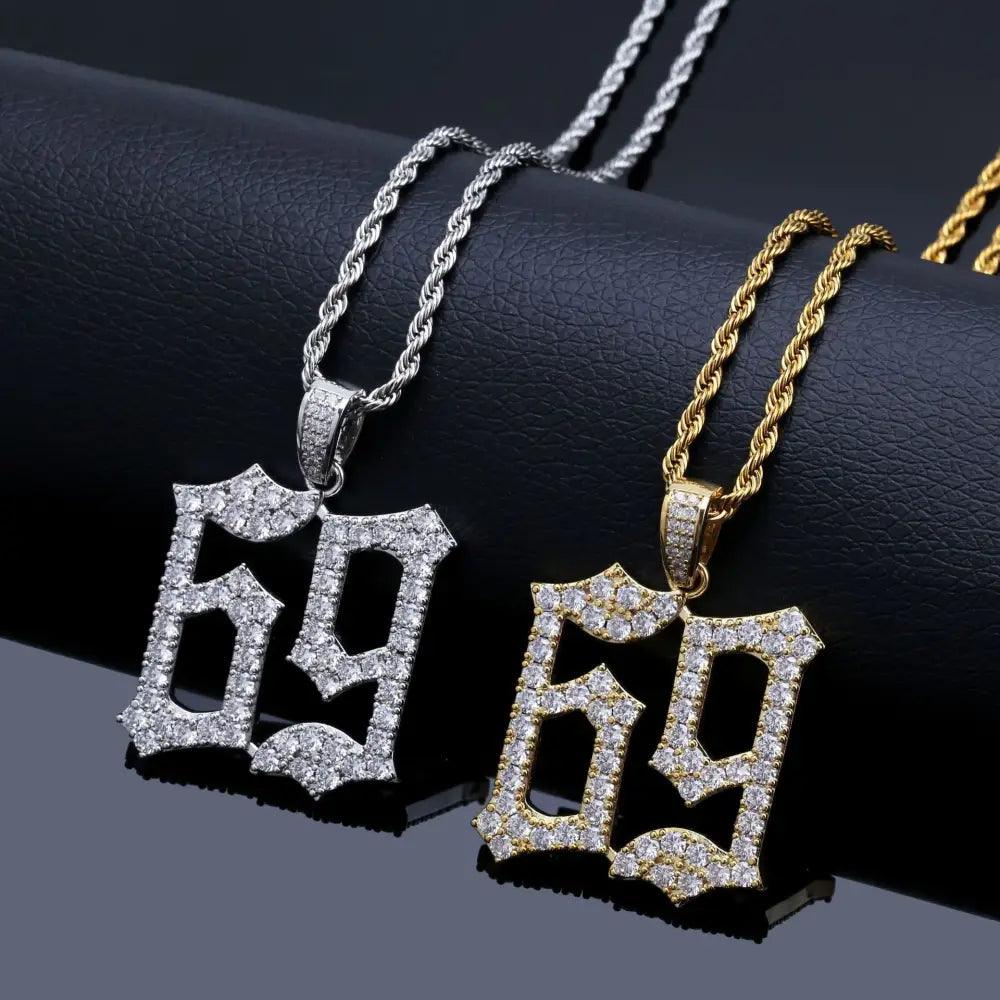 Collier 69 - Passeport Cases