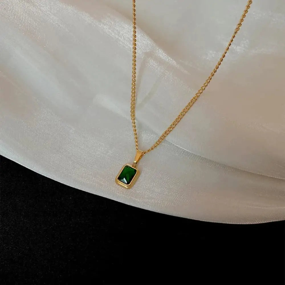 Collier Pendentif Vert - Passeport Cases