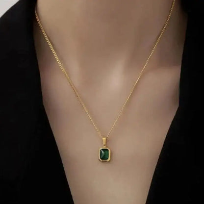 Collier Pendentif Vert - Passeport Cases