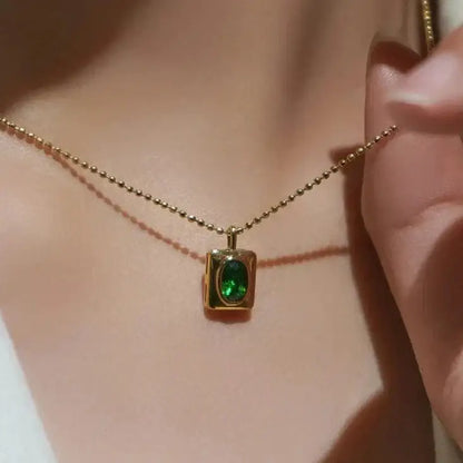 Collier Pendentif Vert - Passeport Cases