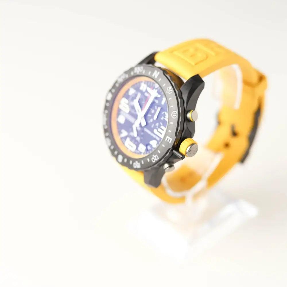 Endurance Gelb 44mm - Passeport Cases