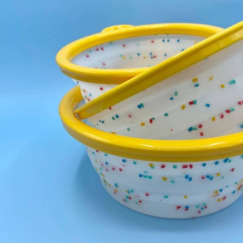 Foldable travel bowl for dogs with confetti - ferribiella patterns