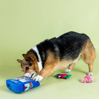 Interactive dog toy - Mental enrichment with plush plug machine and sound figurines