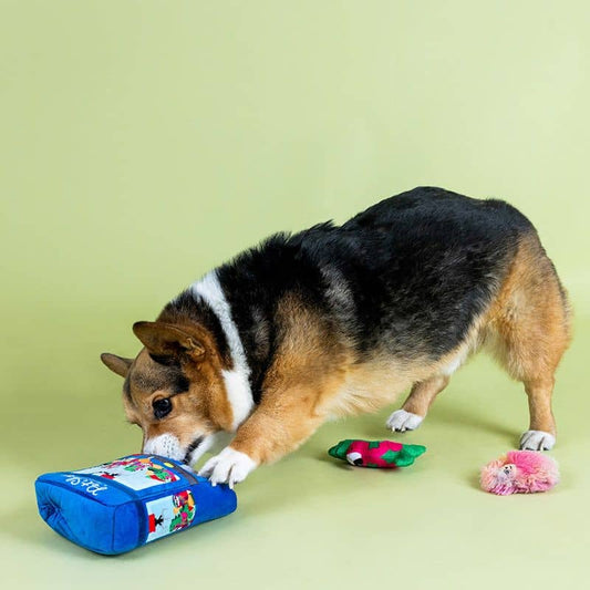 Interactive dog toy - Mental enrichment with plush plug machine and sound figurines