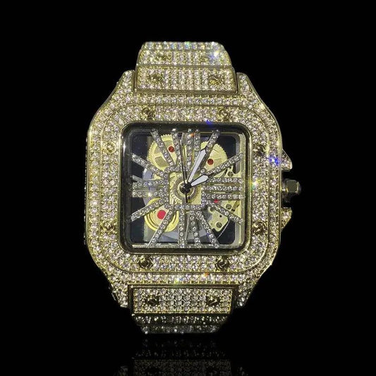 Fully Iced Out Montre King Square Skeleton plaquée or - Passeport Cases