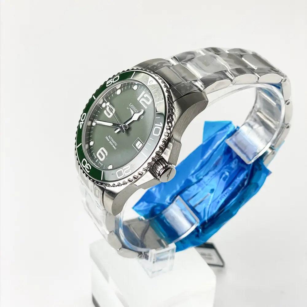 HydroConquest Grün 41mm - Passeport Cases