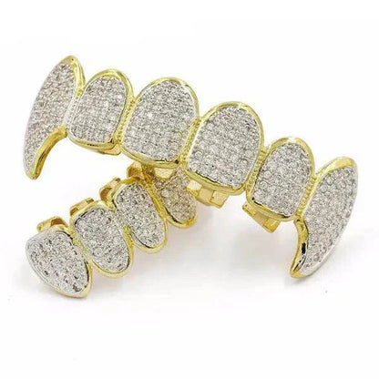 Iced Out Royal Multi Fang Grillz Ensemble - Passeport Cases