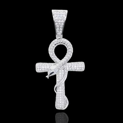 Pendentif croix Ankh Iced Out avec serpent - Passeport Cases