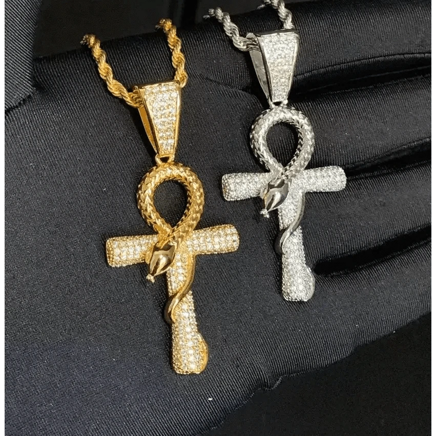 Pendentif croix Ankh Iced Out avec serpent - Passeport Cases