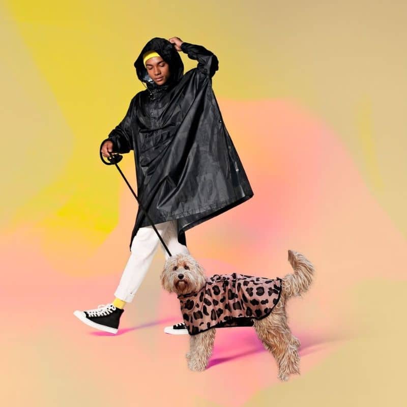 Poncho regnrock för hundar - rosa panther