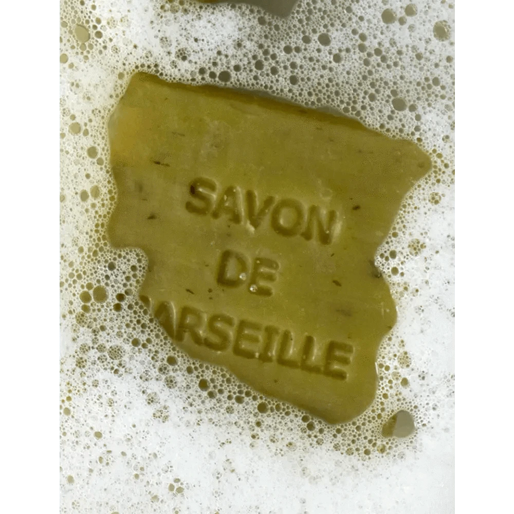 Savon Exfoliant À La Lavande Et Au CBD - Passeport Cases