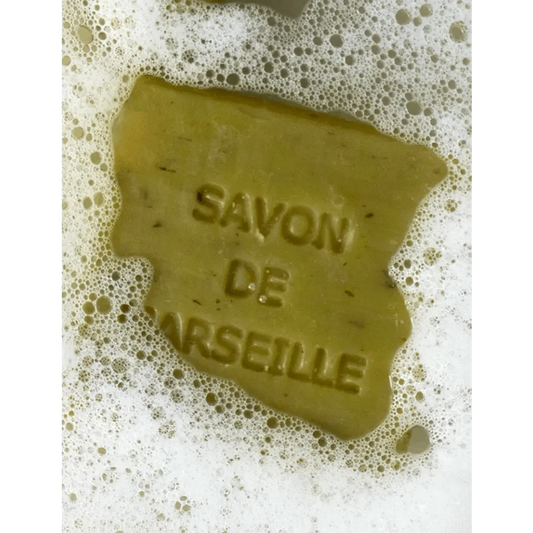 Savon Exfoliant À La Lavande Et Au CBD - Passeport Cases