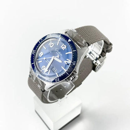 Seaq Panorama Date Blau Dial 43mm Textilband Faltschließe - Passeport Cases