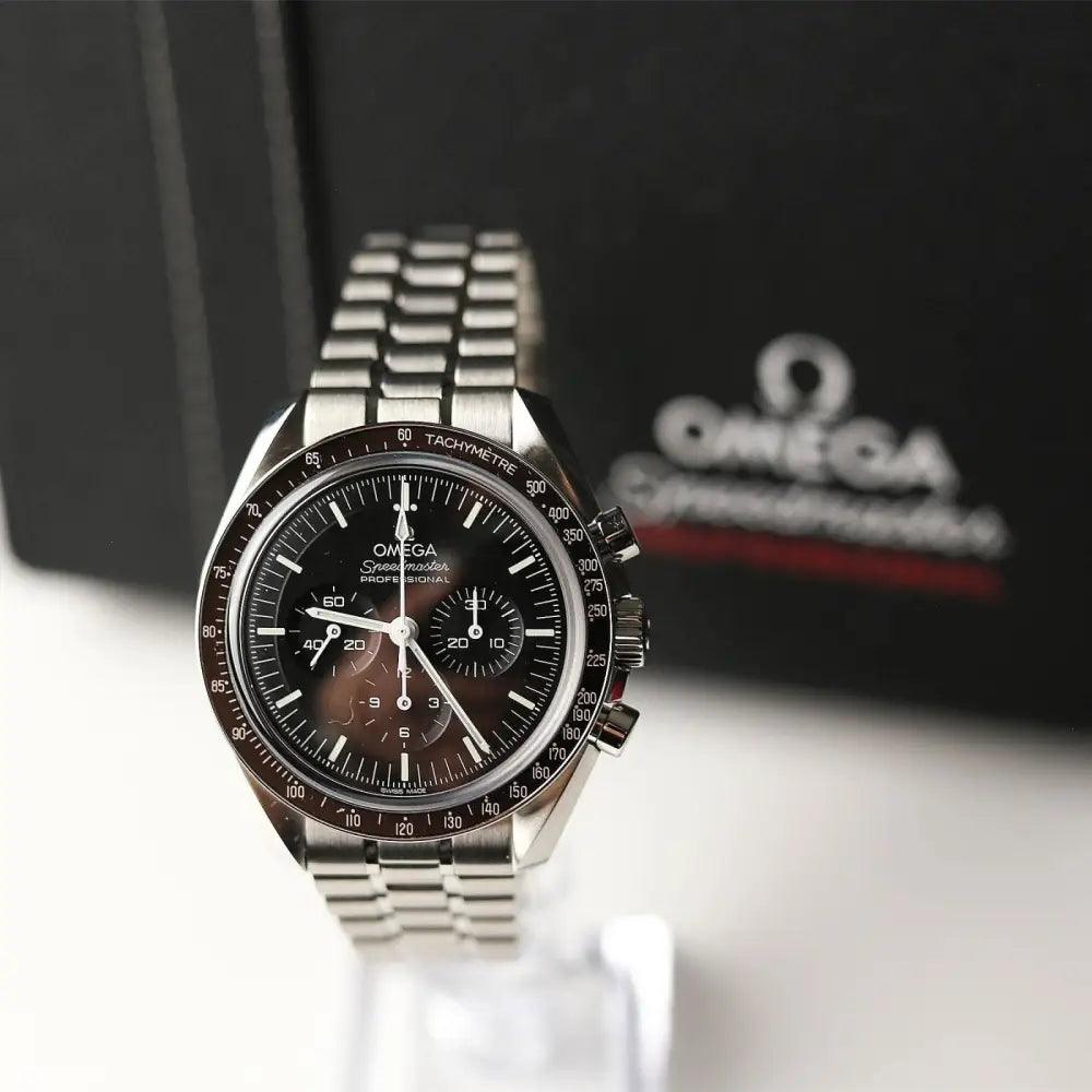 Speedmaster Moonwatch Co-Axial Master Chronometer 42mm - Passeport Cases