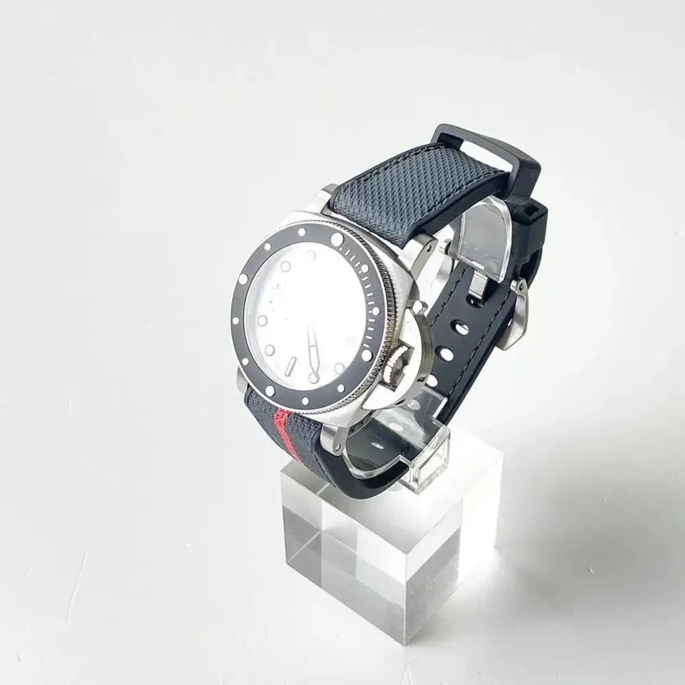 Submersible Luna Rossa White Dial 42mm - Passeport Cases