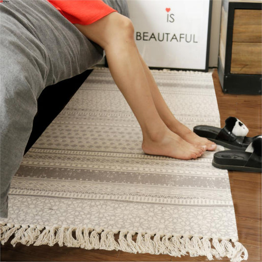 Tapis Vintage en Laine Gris à Rayures Élégantes