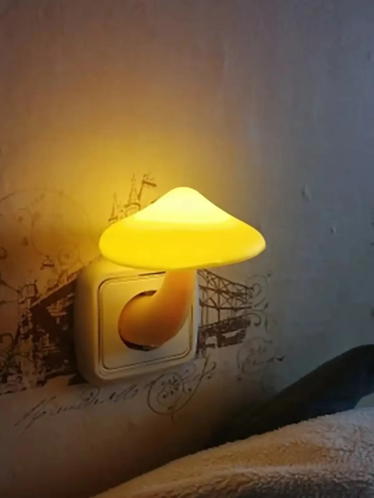 Yellow fungus night light - soft and modern lighting